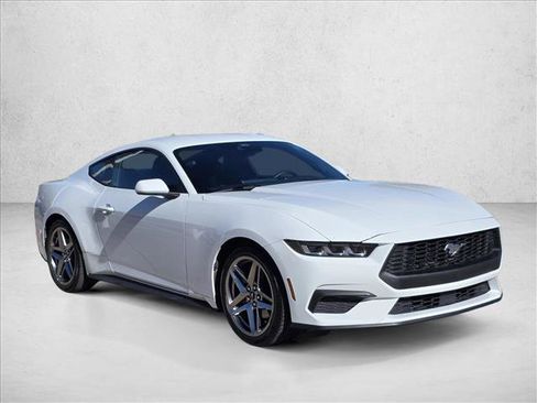 Used 2024 Ford Mustang Coupe image 3