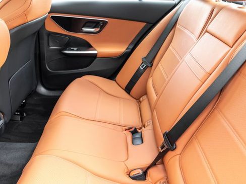 Used 2025 Mercedes-Benz C 300 4MATIC Sedan image 21