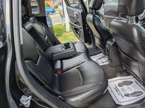 Used 2019 Jeep Compass Limited AWD/4WD image 35
