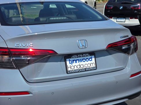 Used 2024 Honda Civic Touring image 13