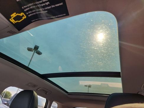 New 2025 Volkswagen Taos SE image 16