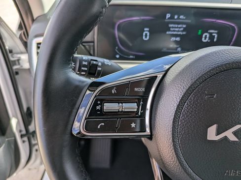 Certified 2025 Kia Seltos S AWD/4WD image 31