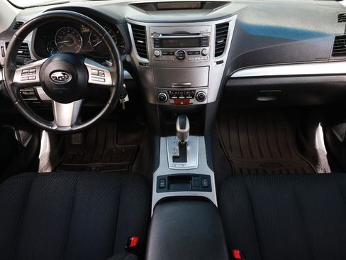 Used 2010 Subaru Outback 2.5i Premium AWD/4WD image 2
