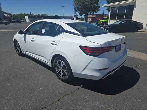 Used 2022 Nissan Sentra SV FWD image 7