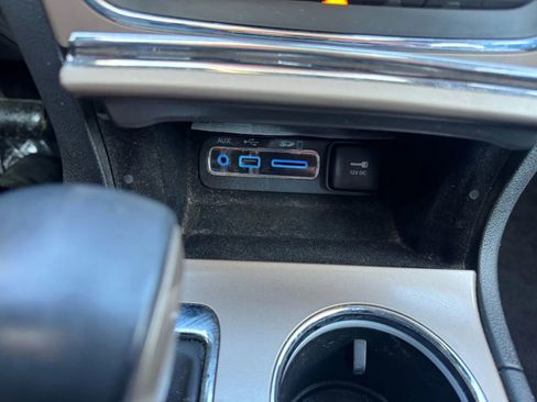 Used 2017 Jeep Grand Cherokee Limited w/ Trailer Tow Group IV image 36