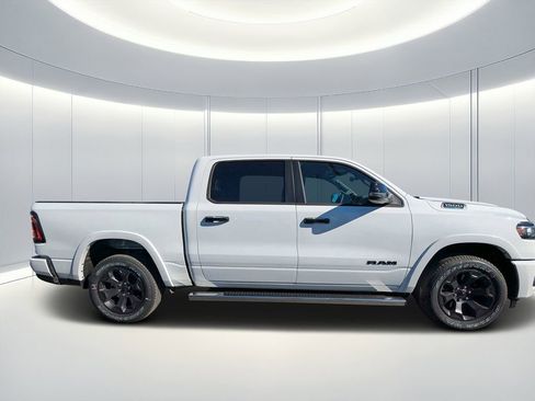 New 2026 RAM 1500 4x4 Crew Cab image 2