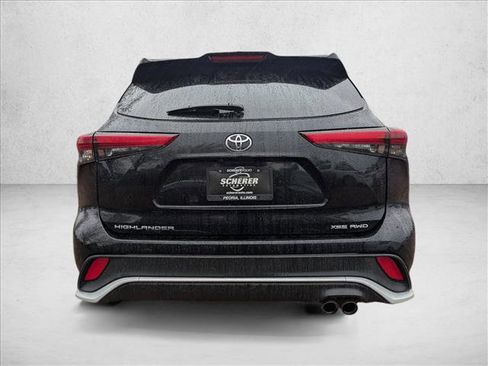 Used 2021 Toyota Highlander XSE AWD/4WD image 6