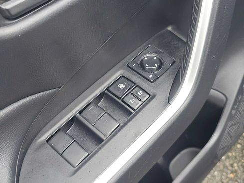 Used 2024 Toyota RAV4 LE AWD/4WD image 23