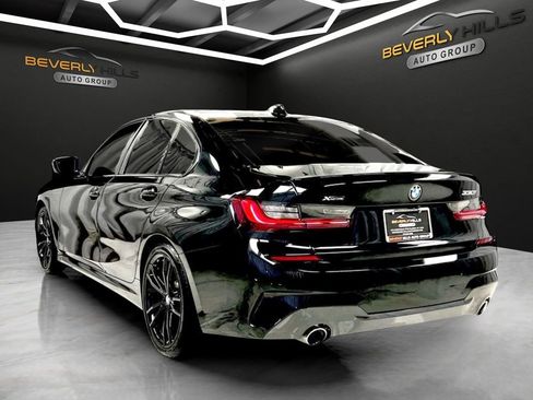 Used 2022 BMW 330i xDrive Sedan w/ M Sport Package image 3