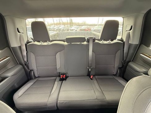 New 2026 GMC Sierra 1500 SLE image 17