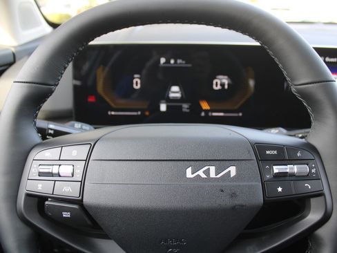 New 2026 Kia Sportage LX image 25