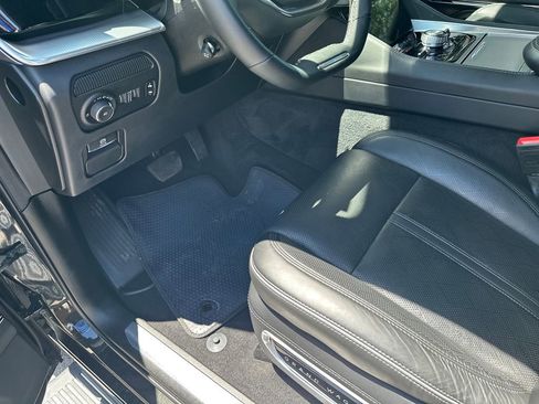 Used 2023 Jeep Grand Wagoneer Series II w/ Premium Group II AWD/4WD image 18
