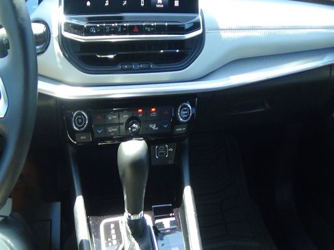 Certified 2025 Jeep Compass Limited AWD/4WD image 25
