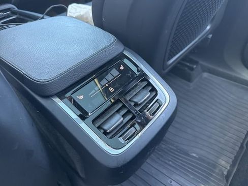 Used 2019 Volvo XC90 T6 Momentum w/ Advanced Package image 16