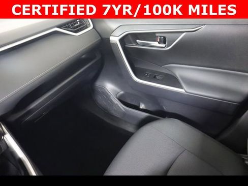 Used 2025 Toyota RAV4 XLE image 18