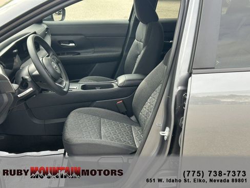 Used 2025 Nissan Kicks SV FWD image 11