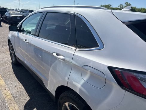 Used 2019 Ford Edge SEL w/ Equipment Group 201A AWD/4WD image 19