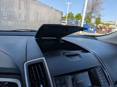 Used 2018 Ford Edge SEL AWD/4WD image 17