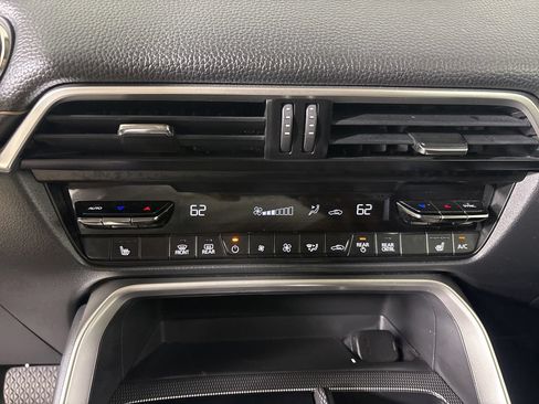 Used 2025 MAZDA CX-90 3.3 Turbo w/ Preferred Package AWD/4WD image 19