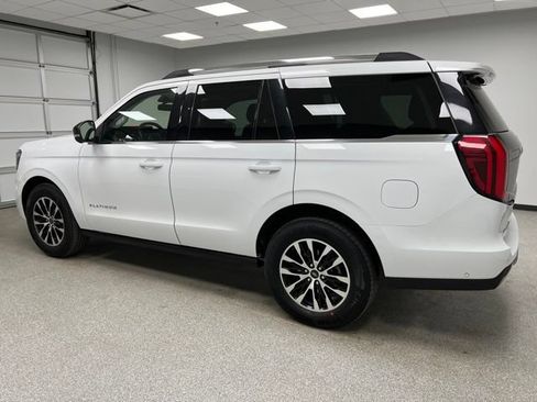 Used 2025 Ford Expedition Platinum AWD/4WD image 6