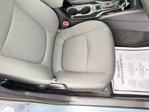 Used 2022 Toyota Corolla LE FWD image 38