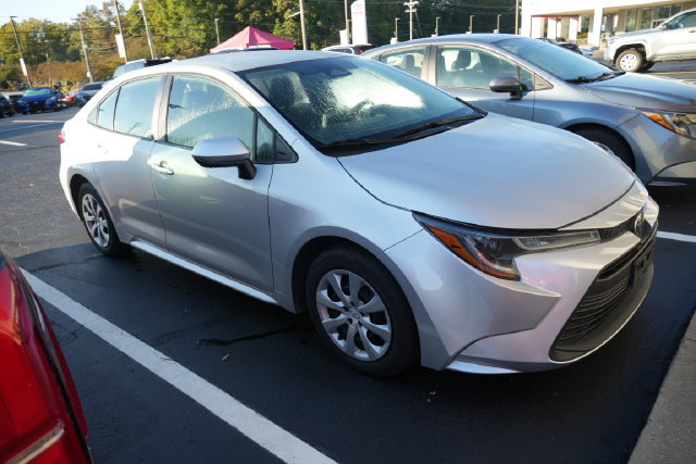 Used 2024 Toyota Corolla LE FWD image 3