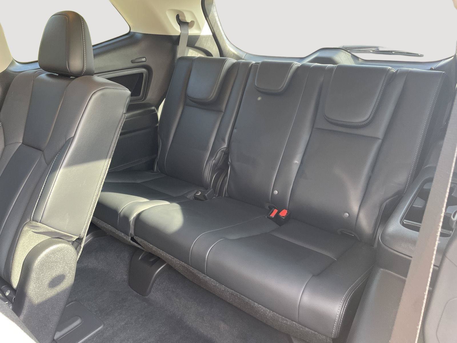 Used 2023 Subaru Ascent Limited w/ Technology Package AWD/4WD image 6