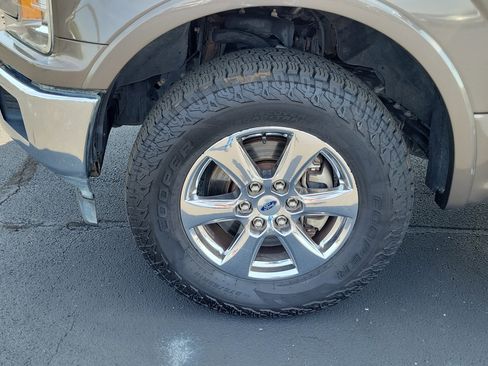 Used 2019 Ford F150 Lariat image 6