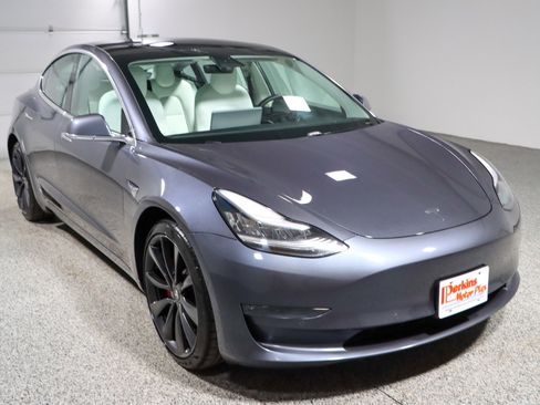 Used 2020 Tesla Model 3 Performance image 5