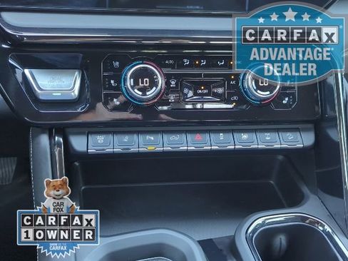 Used 2025 GMC Sierra 2500 AT4X image 8