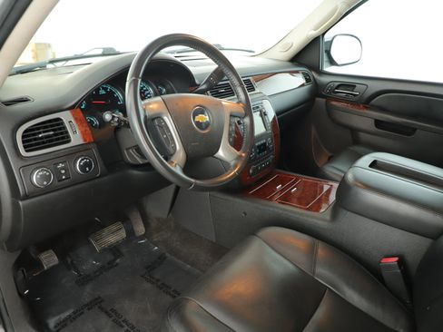 Used 2011 Chevrolet Suburban LTZ AWD/4WD image 14