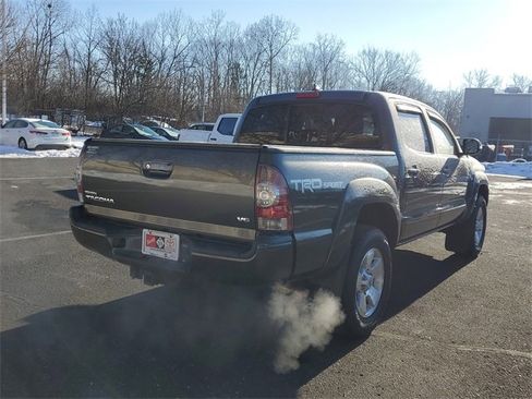 Used 2015 Toyota Tacoma 4x4 Double Cab w/ TRD Sport Package image 4