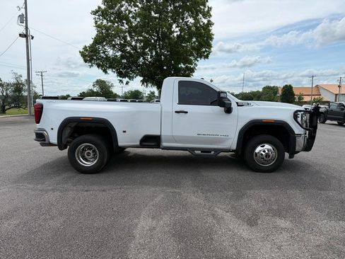 Used 2024 GMC Sierra 3500 Pro AWD/4WD image 3