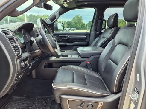 Used 2025 RAM 1500 Limited AWD/4WD image 18