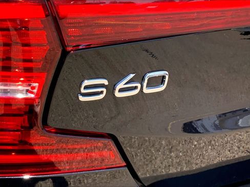 Used 2024 Volvo S60 B5 Plus FWD image 10