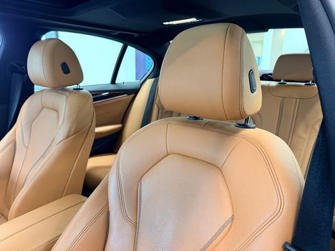 Used 2019 BMW 530i w/ Premium Package RWD image 20