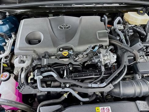 Used 2025 Toyota Camry LE AWD/4WD image 31