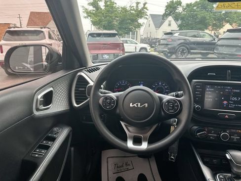 Certified 2022 Kia Soul LX FWD image 13