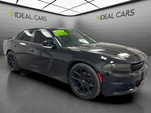 Used 2020 Dodge Charger SXT w/ Leather Interior Group RWD image 3