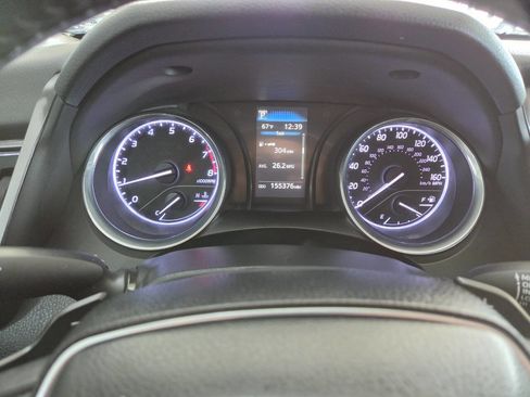 Used 2020 Toyota Camry SE image 32