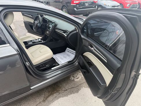 Used 2017 Ford Fusion Titanium FWD image 15