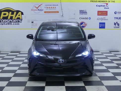 Used 2022 Toyota Prius LE image 2