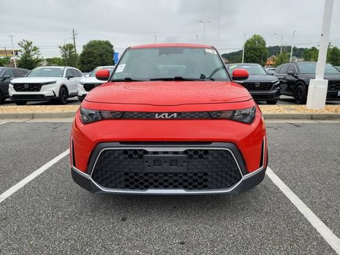 Used 2024 Kia Soul LX w/ Option Group 015 FWD image 2