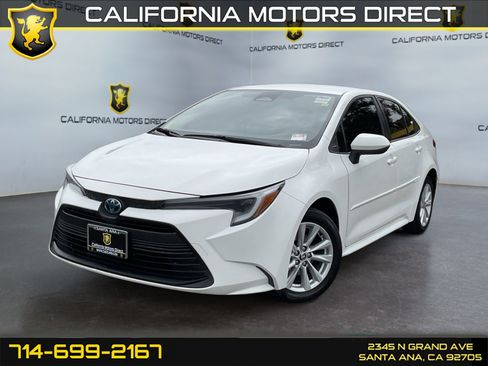 Used 2025 Toyota Corolla LE w/ LE Premium Package FWD image 1
