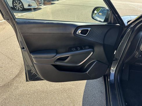 Used 2025 Kia Soul EX FWD image 19
