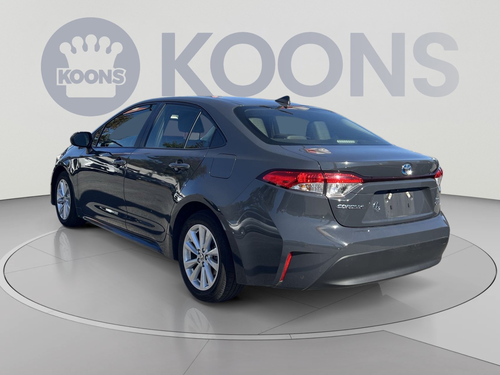 Used 2025 Toyota Corolla LE w/ LE Premium Package FWD image 8
