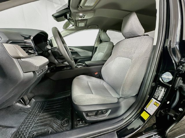 Used 2025 Toyota Camry LE w/ Convenience Package FWD image 16