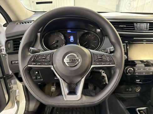 Used 2020 Nissan Rogue S image 15
