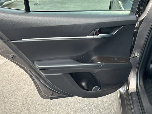 Used 2023 Toyota Camry SE w/ Convenience Package image 18