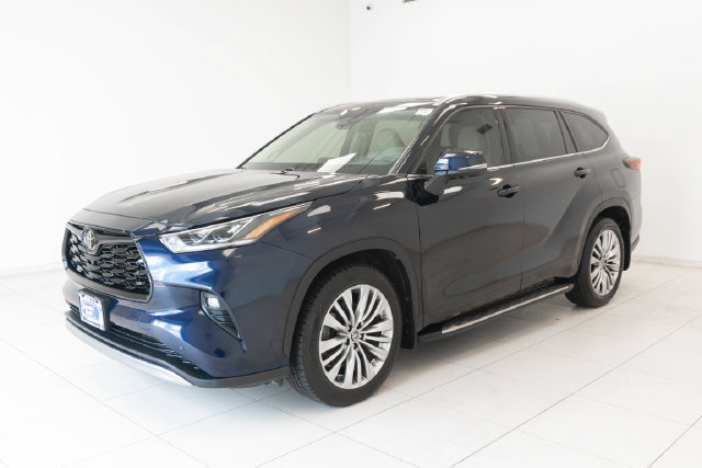Used 2024 Toyota Highlander Platinum FWD image 37